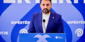 “1000 të rinj të arrestuar e shoqëruar, 250 prej tyre të mitur”/ Këlliçi: Asnjë polic i ndaluar për dhunën ndaj studentëve! Prokuroria të bëjë detyrën