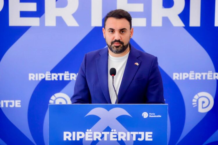 “1000 të rinj të arrestuar e shoqëruar, 250 prej tyre të mitur”/ Këlliçi: Asnjë polic i ndaluar për dhunën ndaj studentëve! Prokuroria të bëjë detyrën