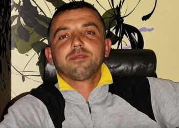 Atentati me tritol në Gjirokastër, humb jetën shoferi Beqir Devolli, rrugës për tek Trauma