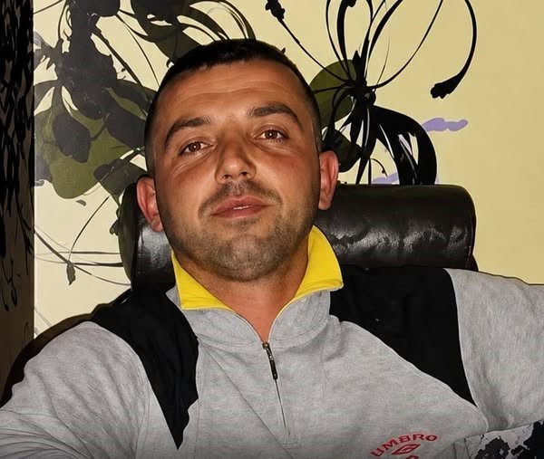 Atentati me tritol në Gjirokastër, humb jetën shoferi Beqir Devolli, rrugës për tek Trauma