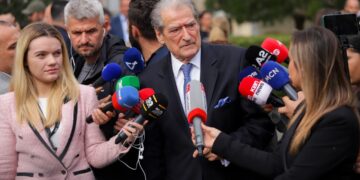 Berisha: Do jemi zëri i kërkesave të studentëve! Ky është parlamenti i krimit, ku Balla mbetet krimineli më i rrezikshëm