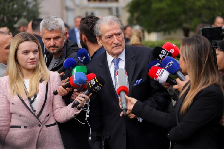 Berisha: Do jemi zëri i kërkesave të studentëve! Ky është parlamenti i krimit, ku Balla mbetet krimineli më i rrezikshëm