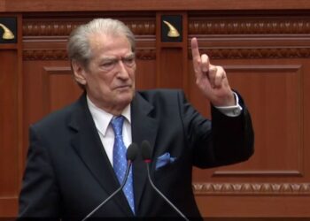 “Do keni fatin e Ramës”, Berisha: Olta Xhaçka e çoi burrin në SPAK sot, por trafikun e bënë bashkë