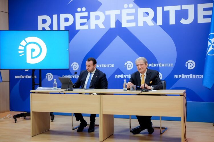 Berisha: Vlora Hyseni ka deklaruar se bashkëjetonte me Roni Yeffet, kjo skemë mafioze rrezikon edhe NATO-n
