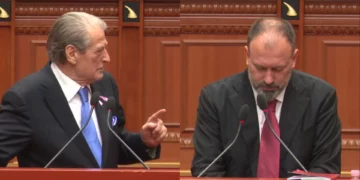 “Njeri i papërgjegjshëm”/ Berisha akuza ndaj Maznikut: Si ka mundësi që Veliaj është në burg dhe ti je këtu?