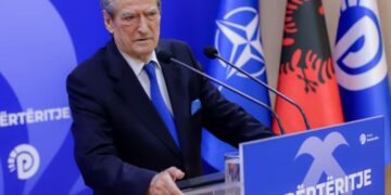 Miratimi i Reformës Territoriale, Berisha: Po mbledhim firma për referendum