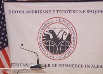 Dhoma Amerikane kundër paketës fiskale, parashikon rritje të ndjeshme të taksave për bizneset