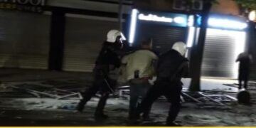 Protesta/ SafeJournalists dënon dhunën ndaj gazetarëve: Shqetësime për përdorimin e tepruar të forcës nga Policia