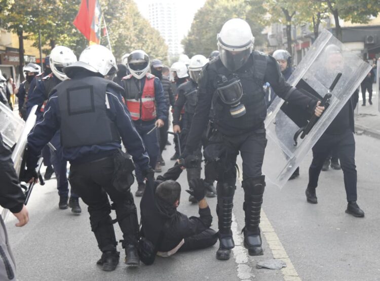 Revolta studentore/ Shoqëria civile kallëzon në SPAK dhunën policore ndaj protestuesve: Kemi evidentuar 180 raste