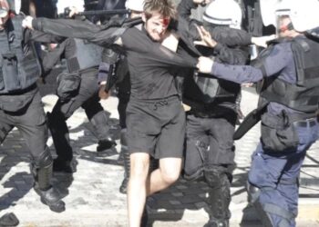 Avokati i Popullit: 18 të mitur mes të shoqëruarve, pretendime për dhunë dhe kontrolle të paligjshme të telefonave