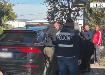 Kokainë pranë gjimnazeve/ Arrestohet 31-vjeçari në Lushnje, i sekuestrohet edhe makina luksoze
