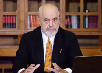 E gjithë Shqipëria në mbështeje në mbështetje të studentëve, Rama vazhdon të flasë për agjentuara të huaja