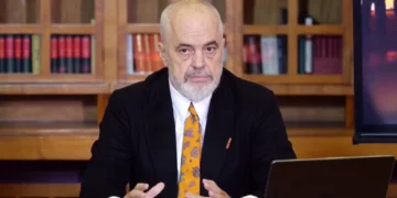 E gjithë Shqipëria në mbështeje në mbështetje të studentëve, Rama vazhdon të flasë për agjentuara të huaja