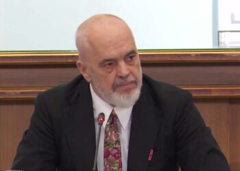 “Ulërasin si në Mesjetë”, Rama nuk e fsheh përbuzjen për studentët: Mblidhen nga periferitë dhe sponsorizohen nga krimi