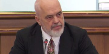 “Ulërasin si në Mesjetë”, Rama nuk e fsheh përbuzjen për studentët: Mblidhen nga periferitë dhe sponsorizohen nga krimi