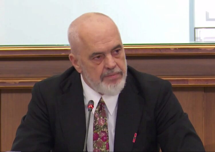 “Ulërasin si në Mesjetë”, Rama nuk e fsheh përbuzjen për studentët: Mblidhen nga periferitë dhe sponsorizohen nga krimi