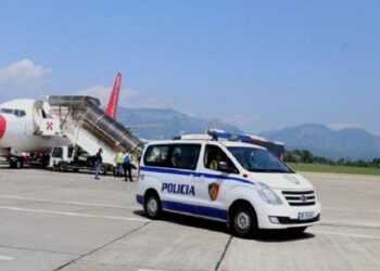I dënuar me burg për organizatë kriminale dhe trafik droge, ekstradohet në Itali 40-vjeçari nga Shijaku