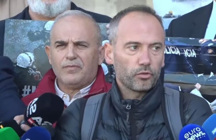 “Më kanë rrahur në komisariat!”, Ervin Goci denoncon dhunën ndaj pedagogut Alfred Bushi: E arrestuan pa bërë asgjë