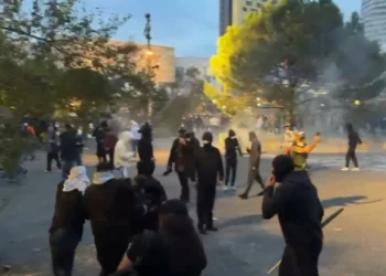 Ministria e Shëndetësisë: 23 persona të plagosur dje në protestë. I riu i plagosur në sy i nënshtrohet operacionit