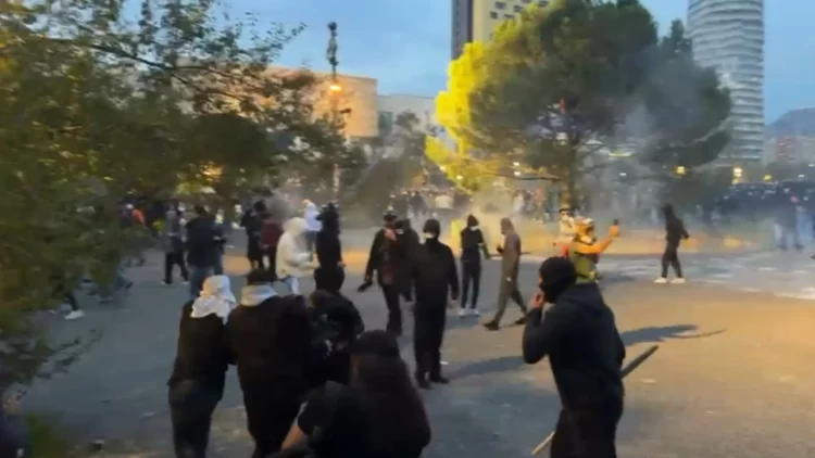 Ministria e Shëndetësisë: 23 persona të plagosur dje në protestë. I riu i plagosur në sy i nënshtrohet operacionit