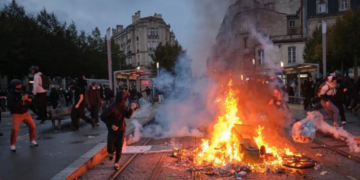Ligje të ashpra kundër protestuesve, Macron akuzohet se po rrezikon të drejtat e francezëve