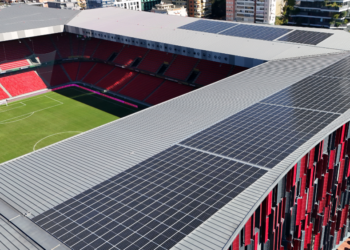 FSHF investon në energjinë e rinovueshme, KE miraton zgjerimin e sistemit fotovoltaik në “Air Albania”