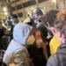 Përshkallëzim te Kryeministria, policia përdor spraj me piper kundër vajzave, nisin shoqërimet