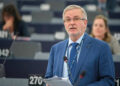 ‘Krimi nuk lejon rotacionin në Shqipëri’/ Eurodeputeti gjerman: Shqetësimet e protestuesve prekin thelbin e integrimit
