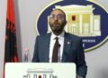 Protesta te Ministria e Arsimit/ Bardhi: Policia të ndalë terrorin ndaj rinisë
