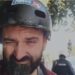 Po filmonte shoqërimin e protestuesit, policia sulmon me spraj me piper gazetarin