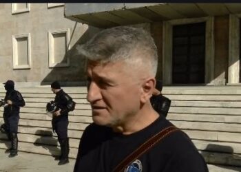 “Mbështetje pa kushte për studentët!”/ Gjekmarkaj nga protesta: Nuk synojmë t’ua monopolizojmë protestën
