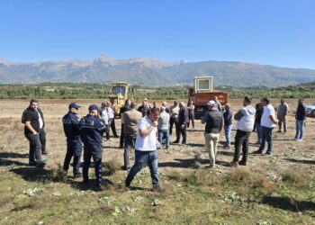 Përplasje në Gjoricë për parkun fotovoltaik, banorët bllokojnë nisjen e punimeve