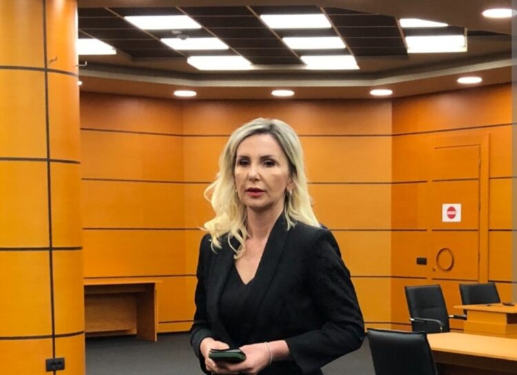 “Gjyqtarja Migena Laska bëhet palë me pushtetin, shkel të drejtat e të arrestuarve”