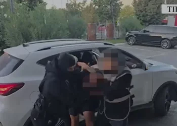 Vodhën 10 makina në Rinas dhe në Tiranë, arrestohen 3 persona