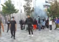 Tension gjatë protestës, i moshuari humb ndjenjat pranë FSHN