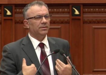Deputeti Igli Cara në parlament: Rama nuk ka besë, shpopulloi Shqipërinë. ‘Territorialen’ çojeni në referendum