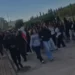 Rama jepe dorëheqjen!’ Gjimnazistët e Kamzës bojkotojnë edhe sot mësimin dhe marshojnë drejt Tiranës