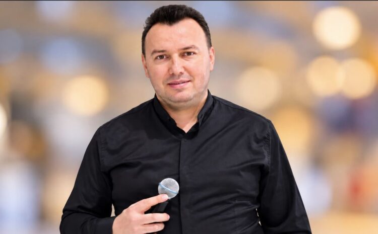 Ngacmim ndaj të miturave dhe veprime të turpshme, arrestohet këngëtari Erind Xhaferi
