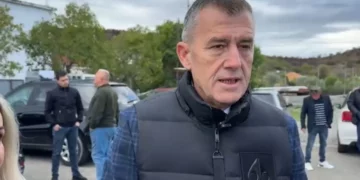 Demokratët e Shkodrës nisen për në Tiranë, deputeti i PD: Të gjithë kundër qeverisë së korruptuar Rama