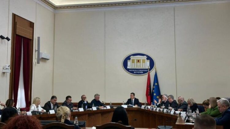 Skandali i SHISH/ Konferenca e Kryetarëve shqyrton sot kërkesën e PD për mocion me debat