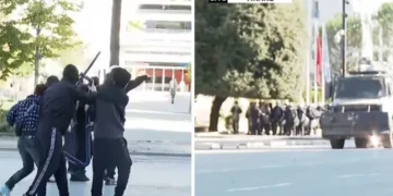 Policia hedh gaz lotsjellës në drejtim të protestuesve te Kryeministria, studentët rezistojnë