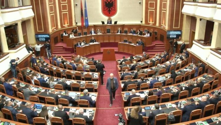 Rrëzohet kërkesa e PD-së për mocion me debat ndaj Vlora Hysenit, Balla: Hetimin ta bëjë SPAK!