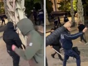 Civilë të maskuar dhe me shkopinj hekuri ndjekin të rinjtë protestues