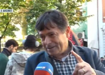 Profesori Lush Susaj: Plagët 114-vjeçare të Shqipërisë do i shërojnë vetëm studentët! Prindër, dilni mbështesni fëmijët tuaj!