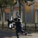 U përplas në tokë nga policia, flet e motra e të riut: Ka fraktura në shtyllën kurrizore dhe në kafkë