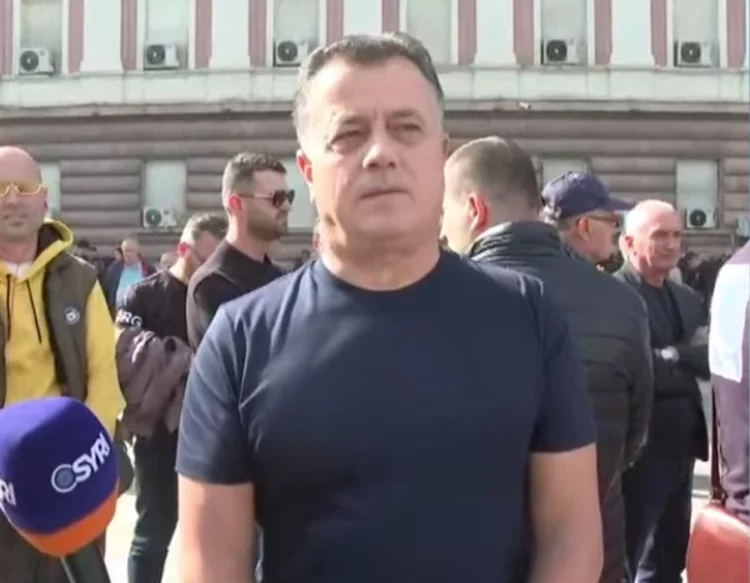 Noka: Jemi këtu për t’i dhënë mbështetje më të madhe protestës heroike të studentëve, koha të bashkohemi!