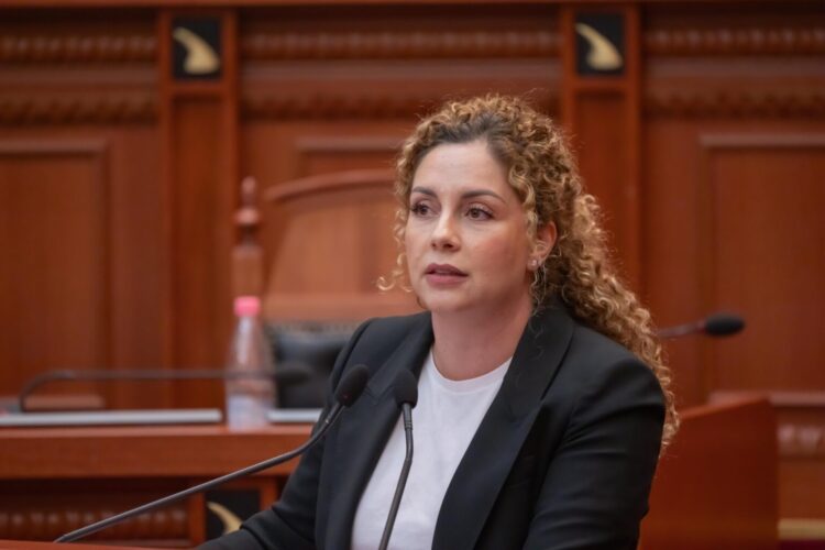 Ish-ministrja e Mbrojtjes, Olta Xhaçka merret zyrtarisht nën hetim nga SPAK për korrupsion dhe pastrim parash