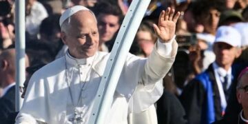 Papa Leoni XIV shtrohet në spital, do t’i nënshtrohet një operacioni në mushkëri