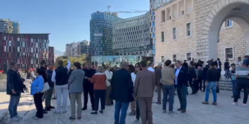 Nis protesta e pedagogëve në mbështetje të studentëve: Kjo është një qeveri që nuk dëgjon