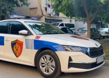 Arrestohet polici në Prrenjas, mori para për të ndihmuar një person me arrest shtëpie